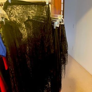 V shaped black fringe scarf